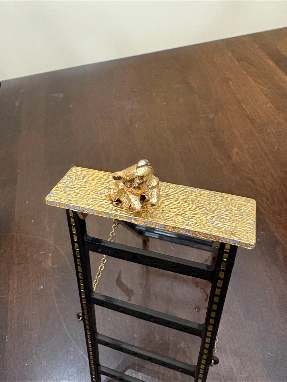 Kitty Cat on Mini Ladder Earring Holder Display